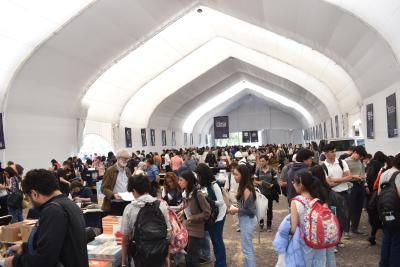 Con el Remate de Libros UNAM, los públicos lectores se reencuentran alrededor del libro universitario en el corazón de CU
